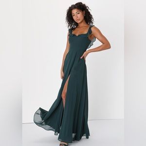 Dreamy Admiration Emerald Green Ruffled Maxi Dress size M